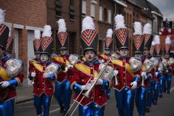 Wagen en kostuums 'de fanfare van honger en dorst'