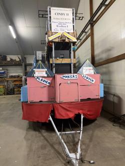 Carnavalswagen met veel staanplaats en opslagruimte