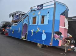 Carnavalswagen met veel staanplaats en opslagruimte