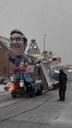 Kostuums thema 'Astronauten' en Carnavalswagen (ruimteschepen)